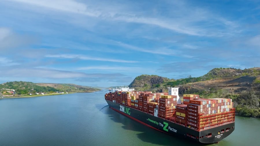 赫伯罗特旗下集装箱船停靠港区(图源:Seatrade Maritime/ZIM配图)